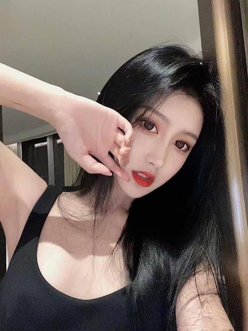 甜美可爱素质好，人美声甜 肤白貌美