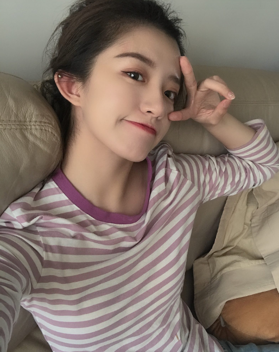 下海苗条身材妹妹