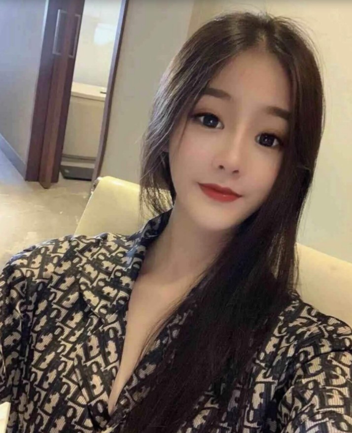 上海166高实战尤物的妹子 身材高挑极品炮架